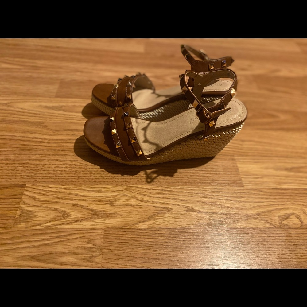 Womens shoes - Picture 3 of 4